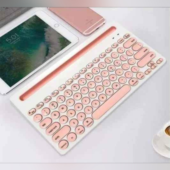 Wireless Multi device Bluetooth Keyboard - Picture 2 of 3
